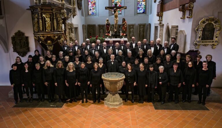 Bachchor Eisenach am Taufstein J.S. Bachs in der Georgenkirche Eisenach