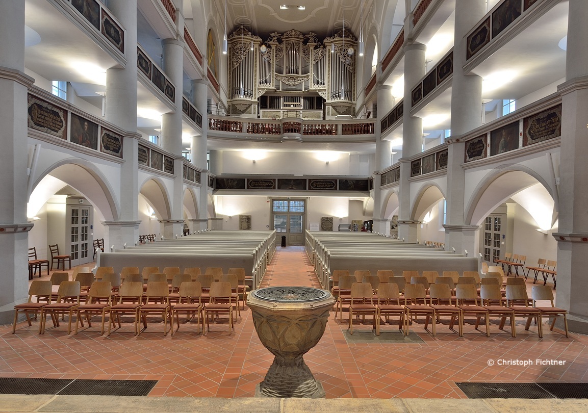 Georgenkirche Eisenach - Kirchenschiff mit Blick zur Orgel