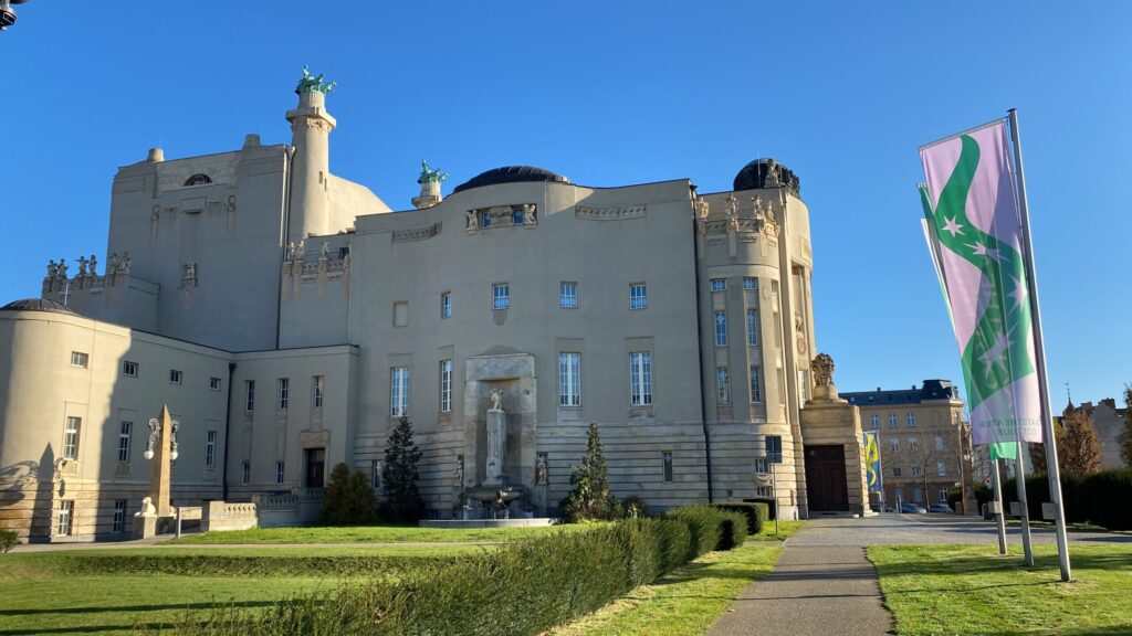Ankunft am Staatstheater